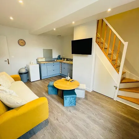 La Apartment *