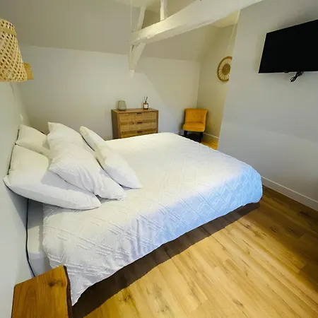 Apartment La *